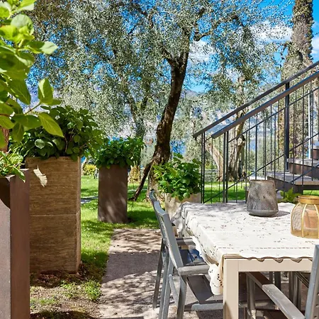Callalillyjardin Apartment Malcesine