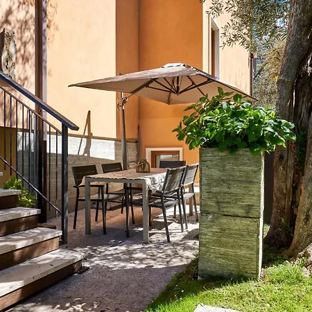 Callalillyjardin Apartman *