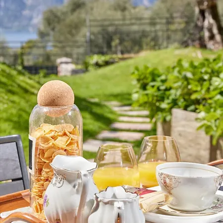 Callalillyjardin Apartman *